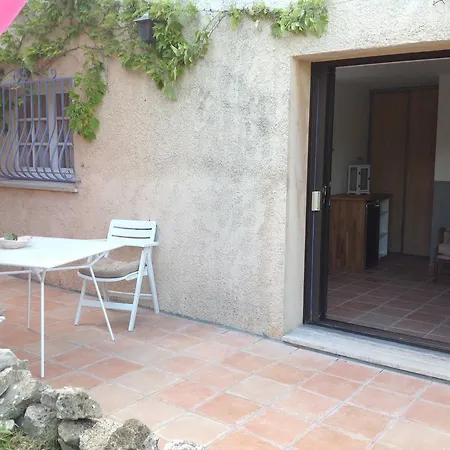 Le Patio Fleuri Pensión Lorgues
